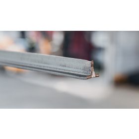 T - acél    25 x 25 x 4  / fm