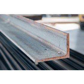 Szögacél   80 x 60 x 7  / fm