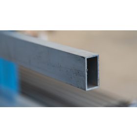 Rozsdamentes zártszelvény  30x20x2   1.4301  kefézett 2A