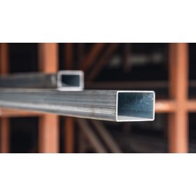 Horganyzott zártszelvény    80x80x3