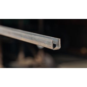 HH.U - acél    30 x 30 x 2